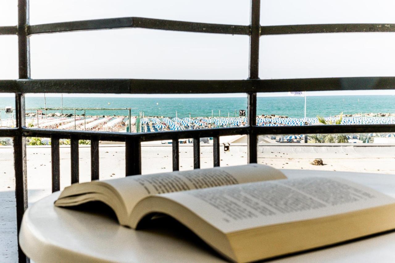 Hotel Royal Cattolica Luaran gambar