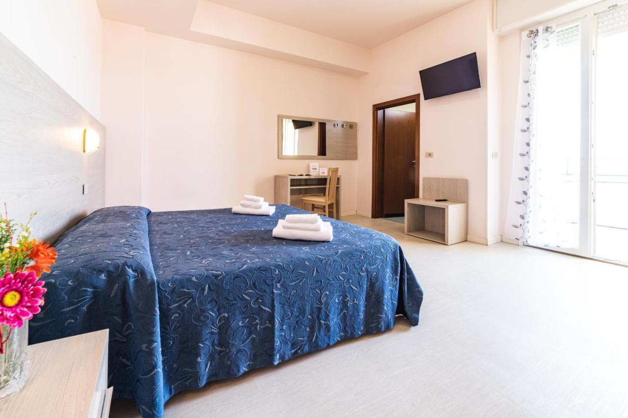 Hotel Royal Cattolica Luaran gambar
