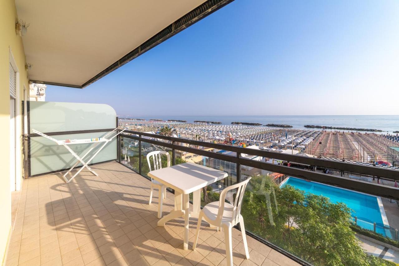 Hotel Royal Cattolica Luaran gambar