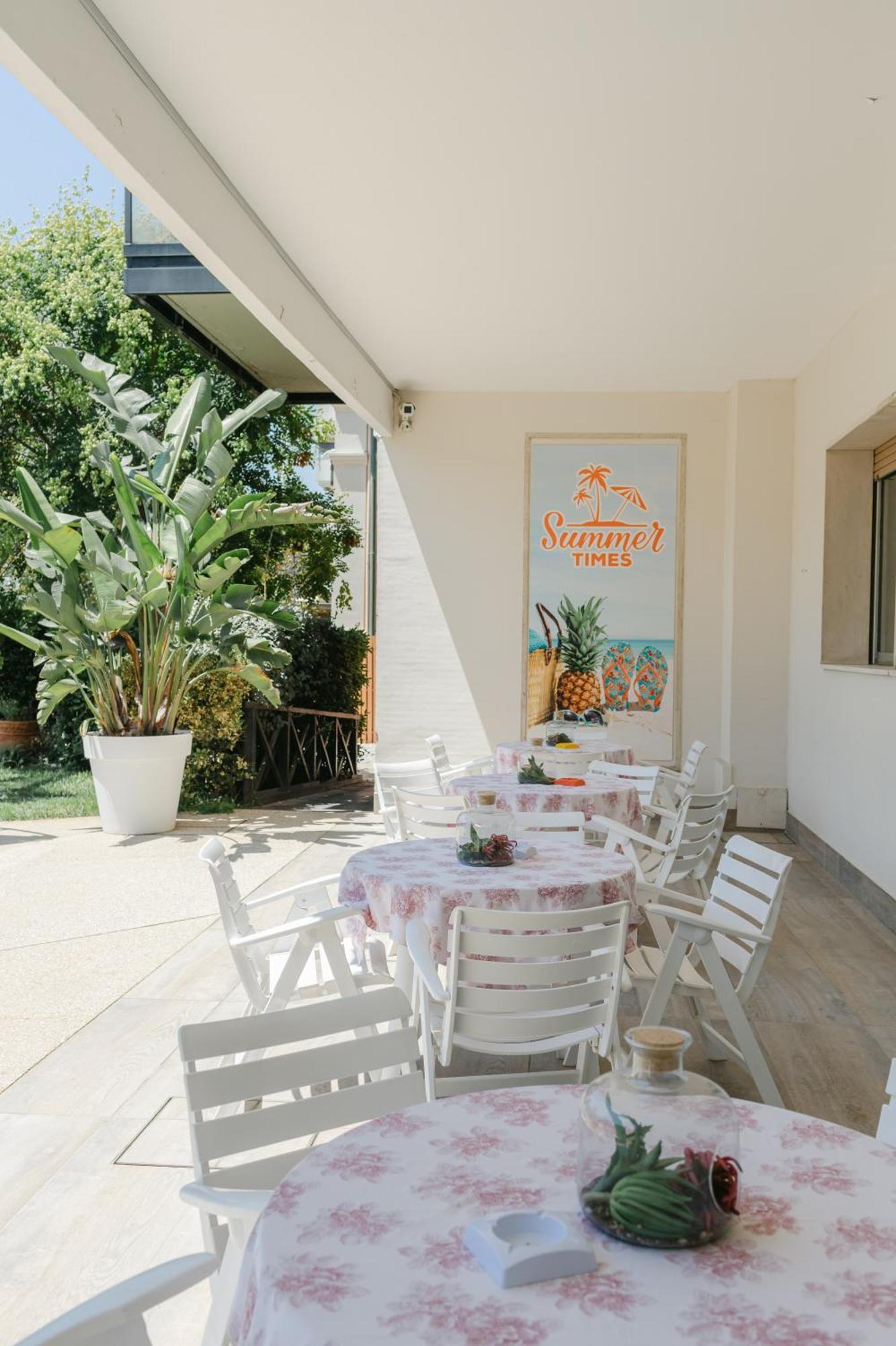 Hotel Royal Cattolica Luaran gambar