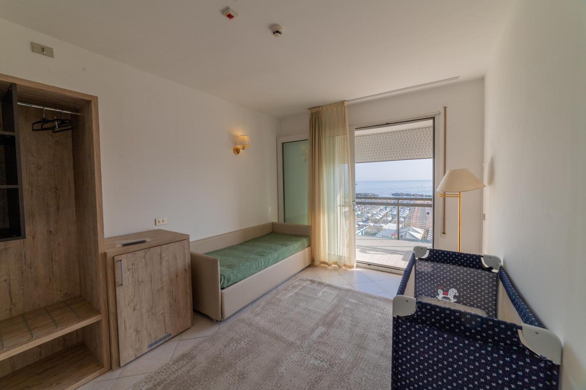 Hotel Royal Cattolica Luaran gambar