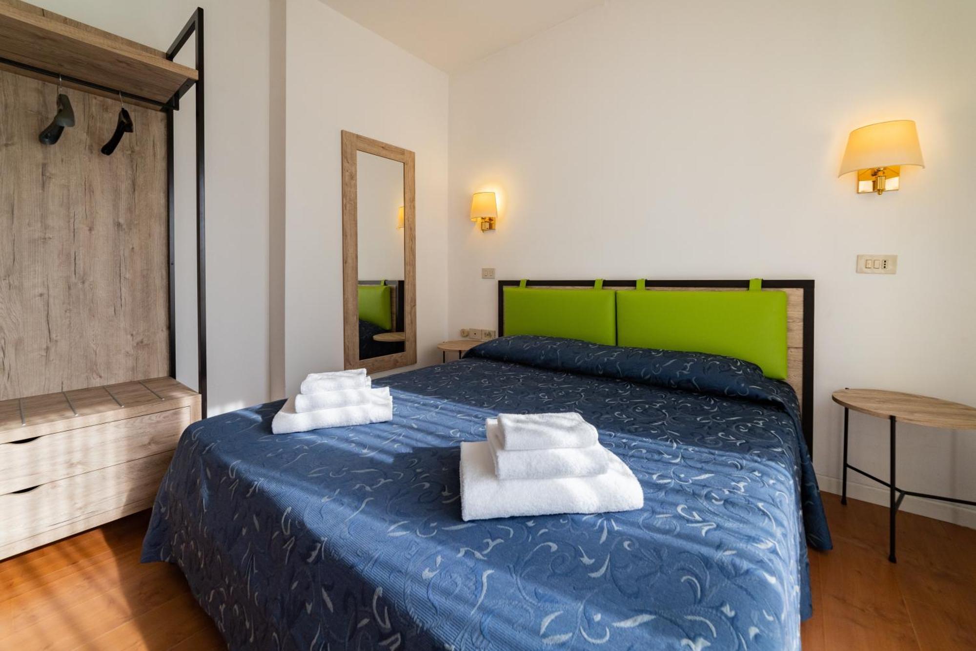 Hotel Royal Cattolica Luaran gambar