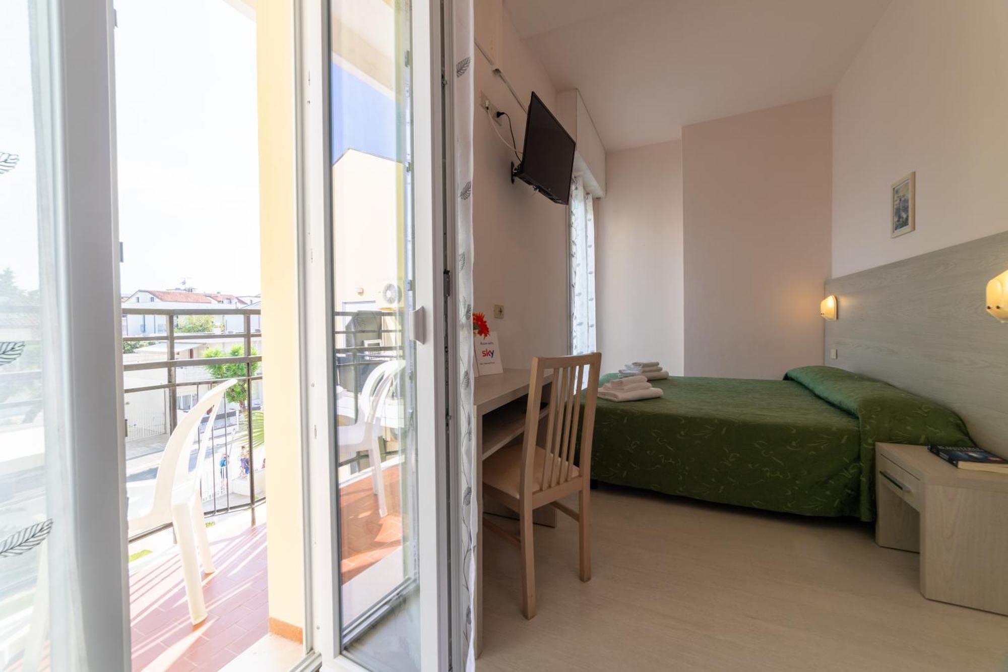 Hotel Royal Cattolica Luaran gambar