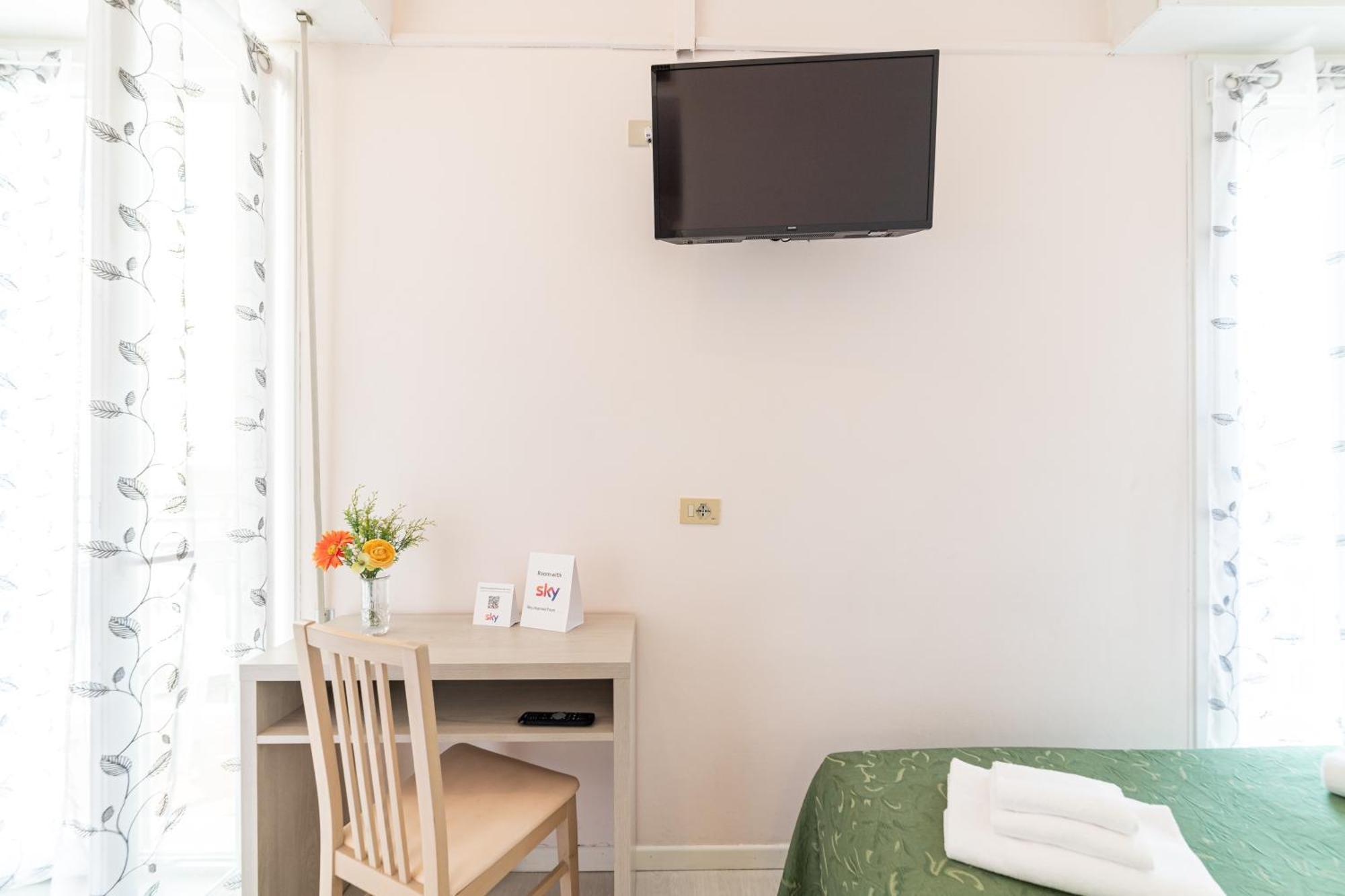 Hotel Royal Cattolica Luaran gambar