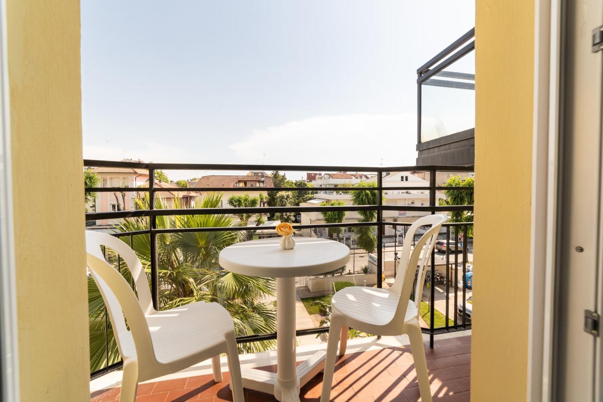 Hotel Royal Cattolica Luaran gambar