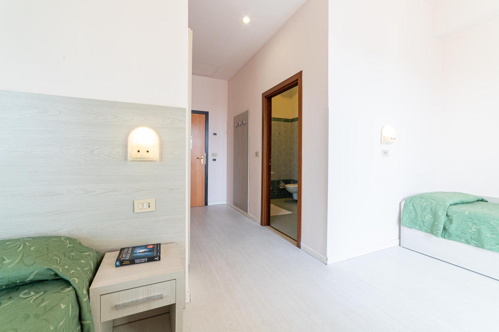Hotel Royal Cattolica Luaran gambar