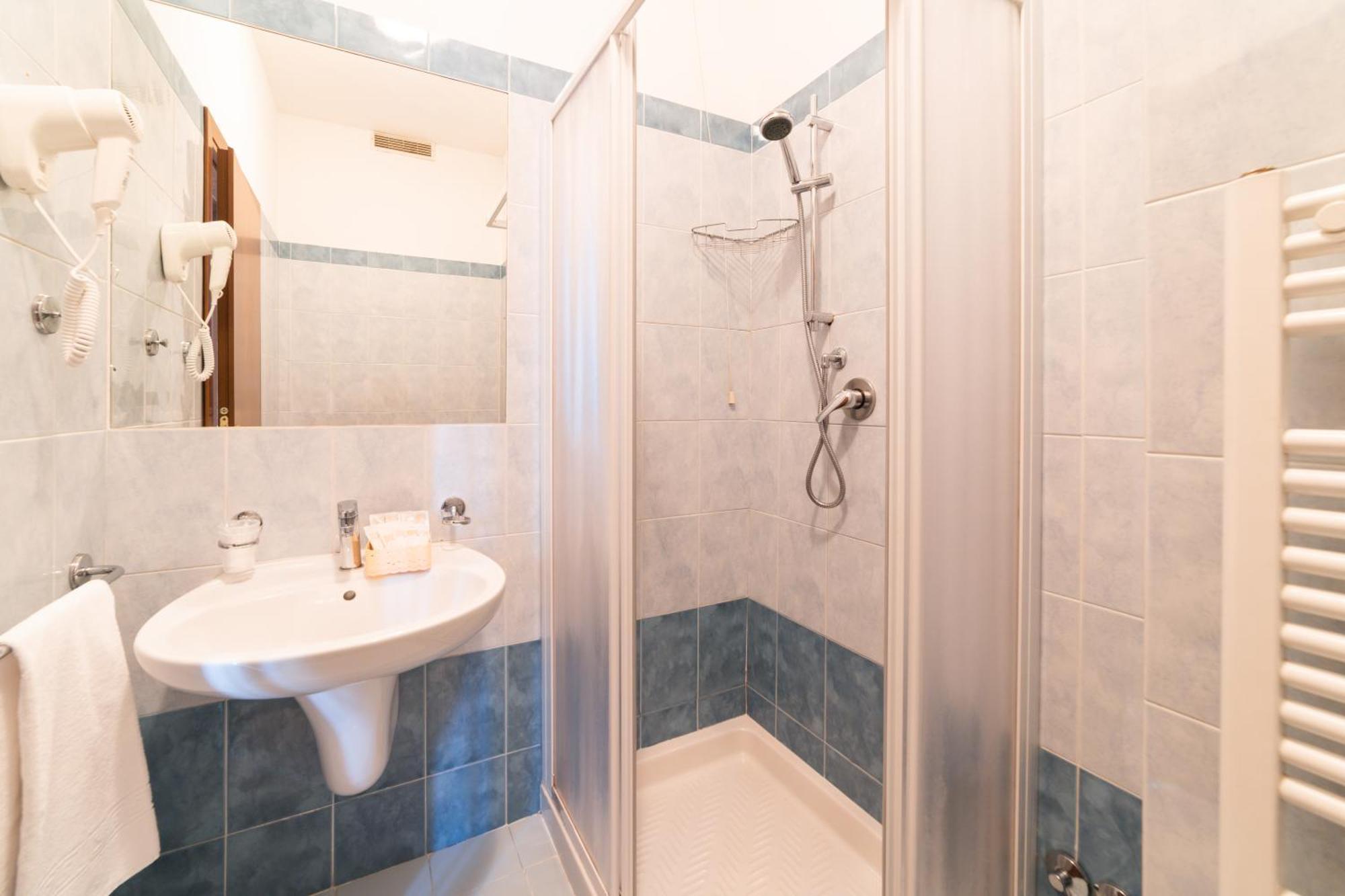 Hotel Royal Cattolica Luaran gambar