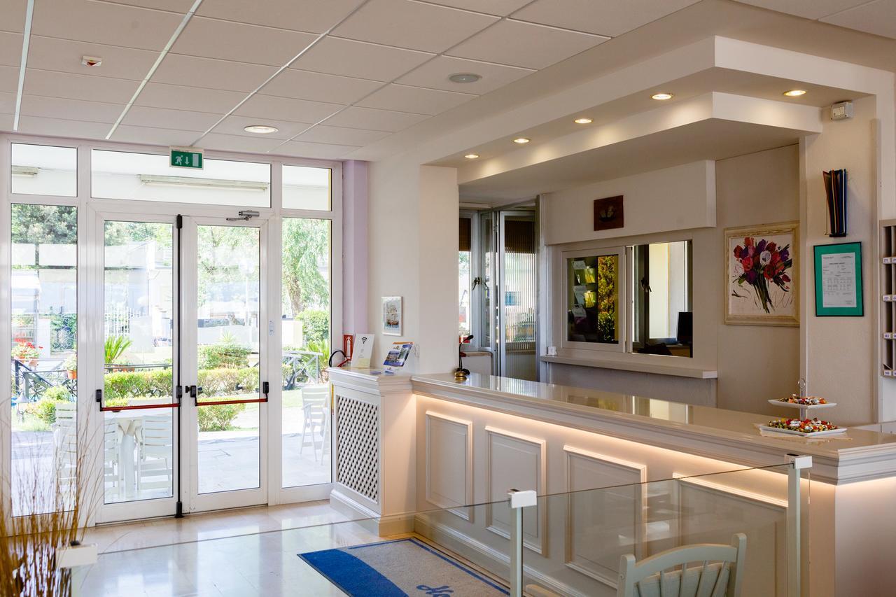 Hotel Royal Cattolica Luaran gambar